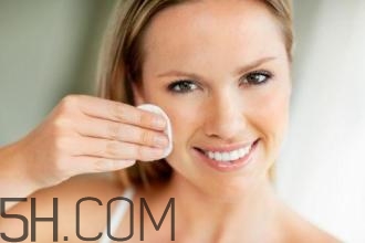 睫毛膏需要卸妝嗎？卸妝水的使用誤區(qū)