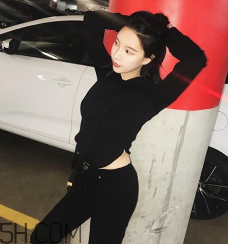 黑色衣服粘毛怎么處理？黑色衣服沾毛怎么辦？