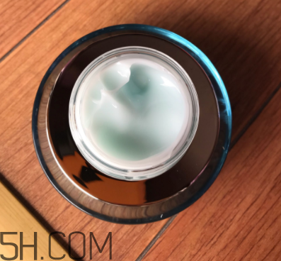 sum37哪款面霜適合油皮？哪款面霜適合夏天？