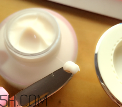 su:m37度呼吸面霜什么功效？適合什么年齡？