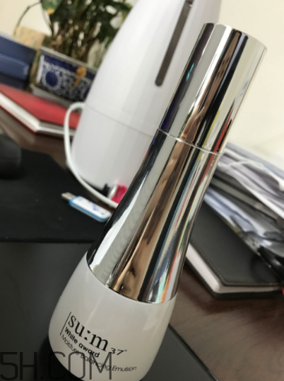 sum37度呼吸保濕乳油不油？適合什么膚質(zhì)？