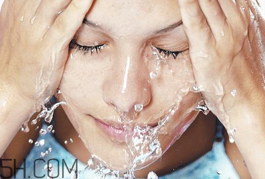 肥皂洗臉有什么好處？硫磺肥皂可以洗臉嗎？