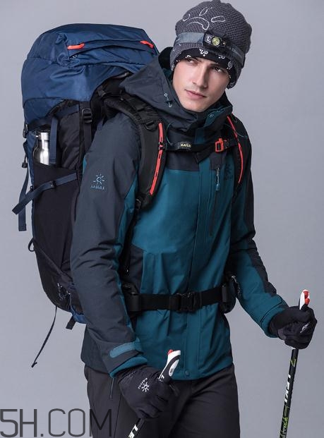 沖鋒衣軟殼好還是硬殼好？沖鋒衣軟殼和硬殼的區(qū)別