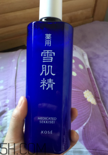 雪肌精化妝水適合干皮嗎？適合痘肌嗎？