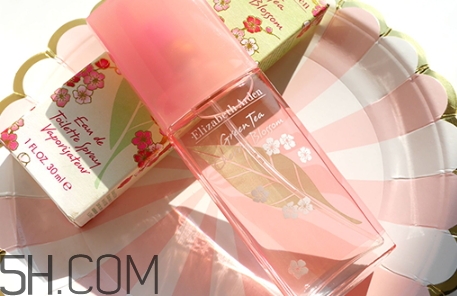 伊麗莎白雅頓香水哪個(gè)好聞？雅頓香水怎么樣