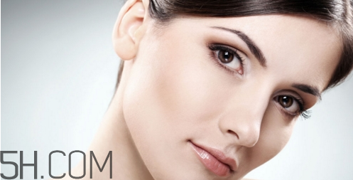 中午睡覺要卸妝嗎？怎么避免帶妝睡覺的危害？