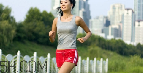 臉部卸妝可以用來卸眼妝嗎？跑步前需要卸妝嗎？