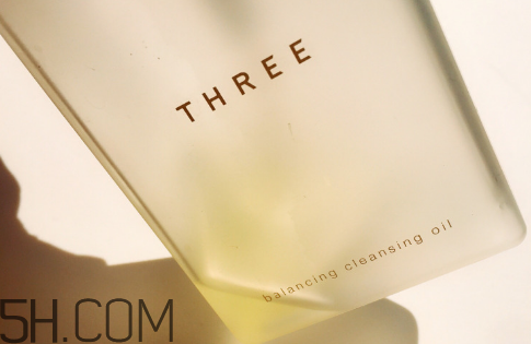 three卸妝油和fancl誰好用？只涂防曬霜用什么卸妝好？