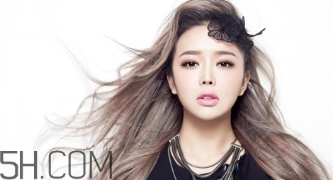 敏感肌膚用什么卸妝產(chǎn)品？臉上有紅血絲用什么卸妝？