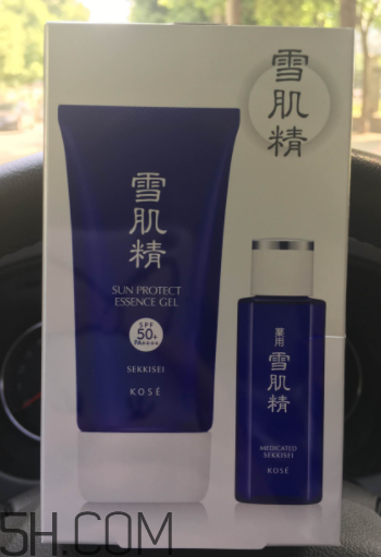 雪肌精防曬啫喱是化學(xué)防曬嗎？有刺激嗎？