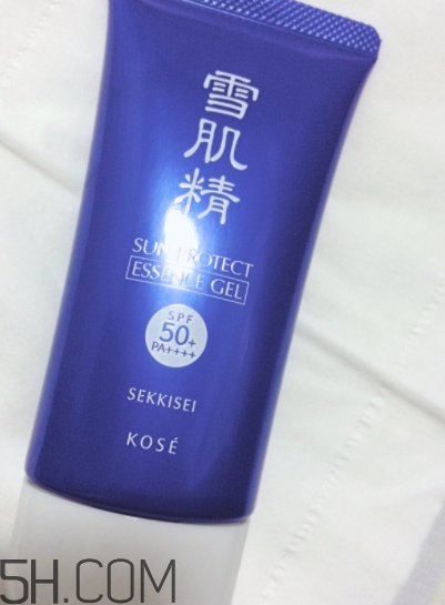 雪肌精防曬啫喱是化學(xué)防曬嗎？有刺激嗎？