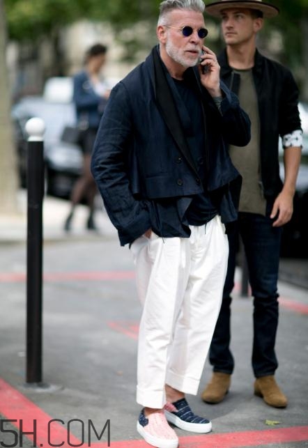 男士九分褲配什么鞋子好看？男士九分褲搭配鞋子圖片