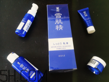 雪肌精盈潤乳液適合油皮嗎？適合夏季嗎？