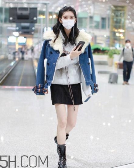 羊羔絨牛仔外套怎么搭配？羊羔絨牛仔外套搭配女