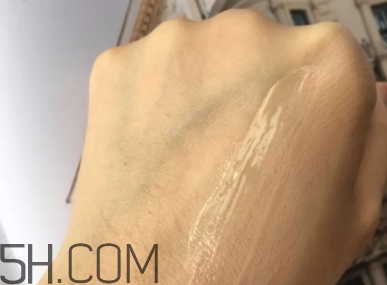 雅頓橘燦防曬怎么樣？伊麗莎白雅頓橘燦防曬用了黑了