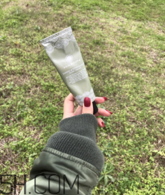 超好用的護(hù)手霜推薦 貝嫂說(shuō)她的包里絕不能沒有這支護(hù)手霜