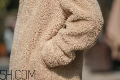 搖粒絨是什么面料？搖粒絨是聚酯纖維嗎？