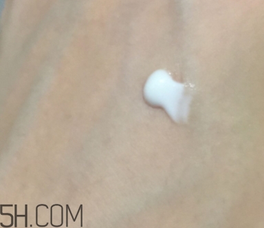 雅頓銀級(jí)眼霜怎么樣？伊麗莎白雅頓銀級(jí)眼霜多少錢