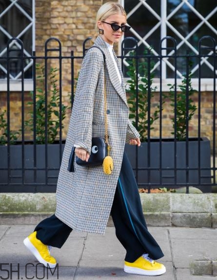 寬腿褲如何搭配上衣？寬腿褲搭配上衣圖片