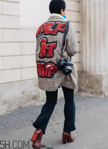 冬天喇叭褲配什么鞋子好看？冬天喇叭褲搭配鞋子圖片