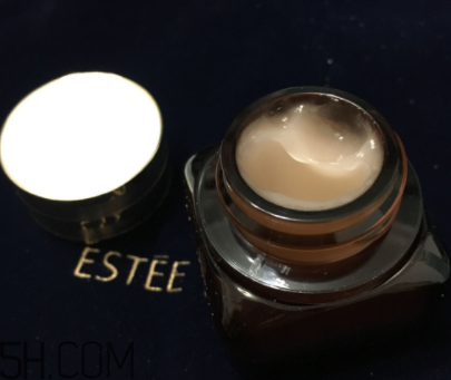 雅詩(shī)蘭黛小棕瓶眼霜每次用多少毫升？每次用量多少？