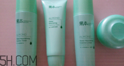 詩婷露雅杏仁補(bǔ)水套裝有什么？使用步驟