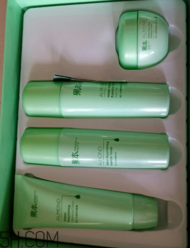 詩婷露雅杏仁補(bǔ)水套裝有什么？使用步驟