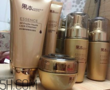 詩婷露雅青春鎖禮盒有什么？什么功效？