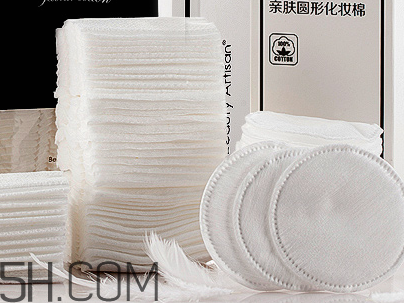 化妝棉卸妝時候要打濕嗎？使用化妝棉卸妝要注意什么？