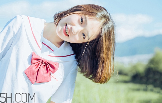 fancl卸妝油和植村秀卸妝油哪個(gè)好用？卸妝油可以卸指甲油嗎？