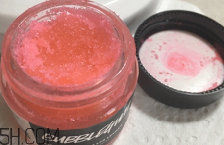 2018年唇部磨砂膏哪個牌子好？2018唇部磨砂膏推薦