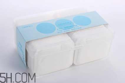 薄的卸妝棉為什么不適合卸妝？敏感肌使用卸妝油的注意事項(xiàng)