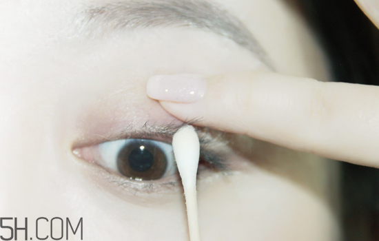 蘭蔻眼唇卸妝液專(zhuān)柜價(jià)格 眼妝怎么卸干凈小竅門(mén)