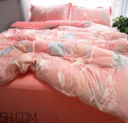 法蘭絨和水晶絨哪個(gè)好？法蘭絨和水晶絨區(qū)別