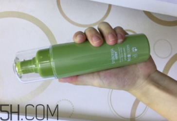 詩婷露雅堅果生肌液是爽膚水嗎？用在哪一步？