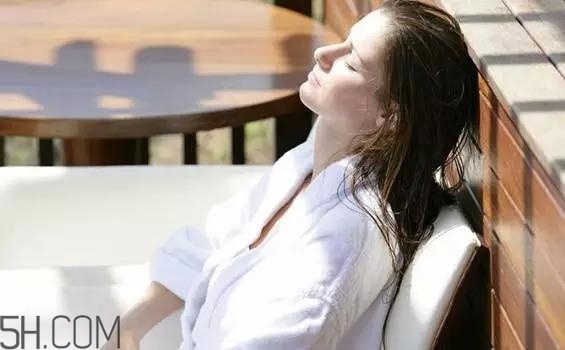 女性月經(jīng)初潮不能吃什么水果？月經(jīng)初潮后補(bǔ)什么？