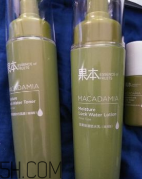 詩(shī)婷露雅堅(jiān)果補(bǔ)水三件套什么功效？熟齡肌能用嗎？