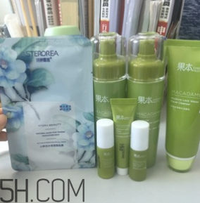 詩(shī)婷露雅堅(jiān)果補(bǔ)水三件套什么功效？熟齡肌能用嗎？