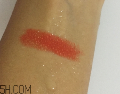 mac和迪奧口紅哪個好？mac魅可和dior口紅哪個好用