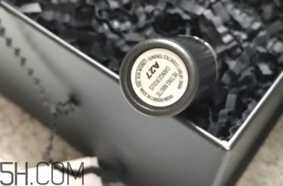 mac和紀梵?？诩t哪個好？mac魅可和紀梵?？诩t哪個貴？