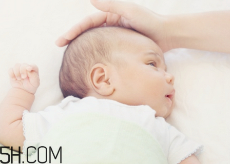 寶寶囟門閉合過早怎么辦？寶寶囟門早閉的危害有哪些？