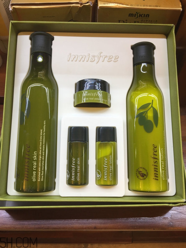 悅詩風吟哪個系列適合干性肌膚？冬天用乳液還是霜？