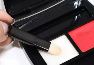 香奈兒雙色唇膏盤色號試色 香奈兒2018雙色唇膏盤多少錢？