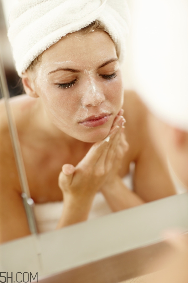 經(jīng)期小腹墜脹怎么辦？經(jīng)期小腹墜脹怎么回事？