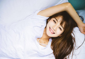 女孩月經(jīng)初潮量多量少正常嗎？月經(jīng)初潮一般幾天干凈？