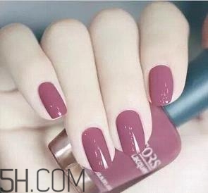 指甲油搭配有哪些講究？顯手白指甲油顏色推薦