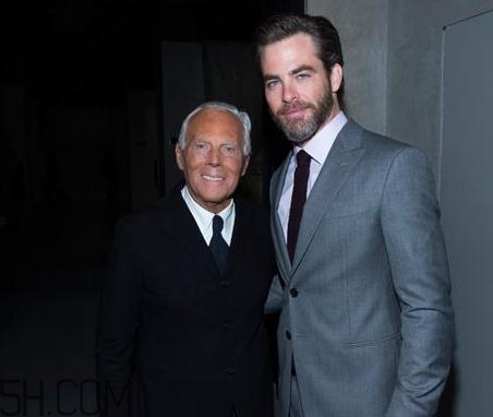 阿瑪尼西裝多少錢一套？阿瑪尼西服定制價(jià)格