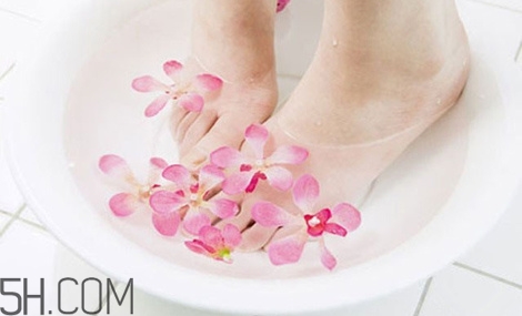 精油泡腳的功效與作用？泡腳用什么精油好？