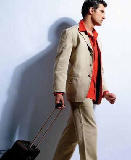 阿瑪尼衣服怎么看真假？阿瑪尼衣服真假鑒別