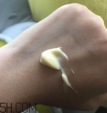 片仔癀珍珠膏能美白淡斑嗎？使用心得